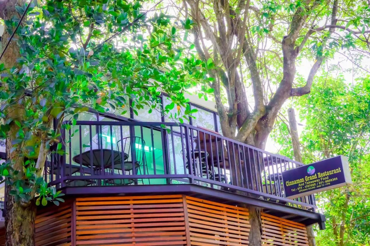 Cinnamon Airport Residencies Katunayake 3*,  Sri Lanka